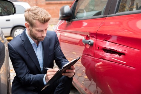 Hallmark Auto's customer service USPs when buying a salvage car